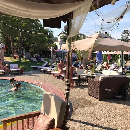 Oasis Aparthotel Szkiáthosz Kültér fotó